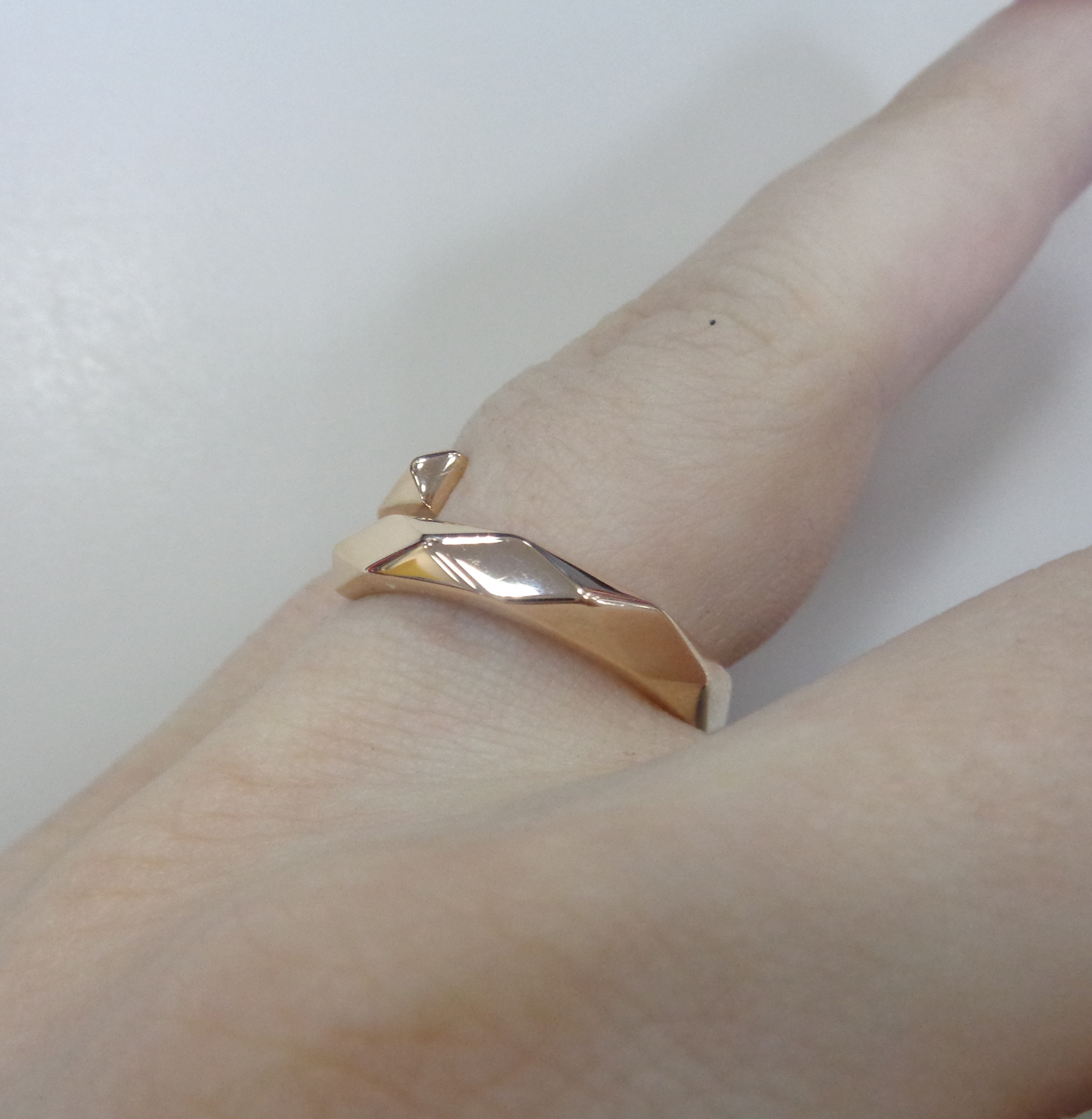 10319-000618 Кольцо (Au 585)